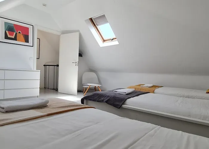 Downtown Fantail Oporto